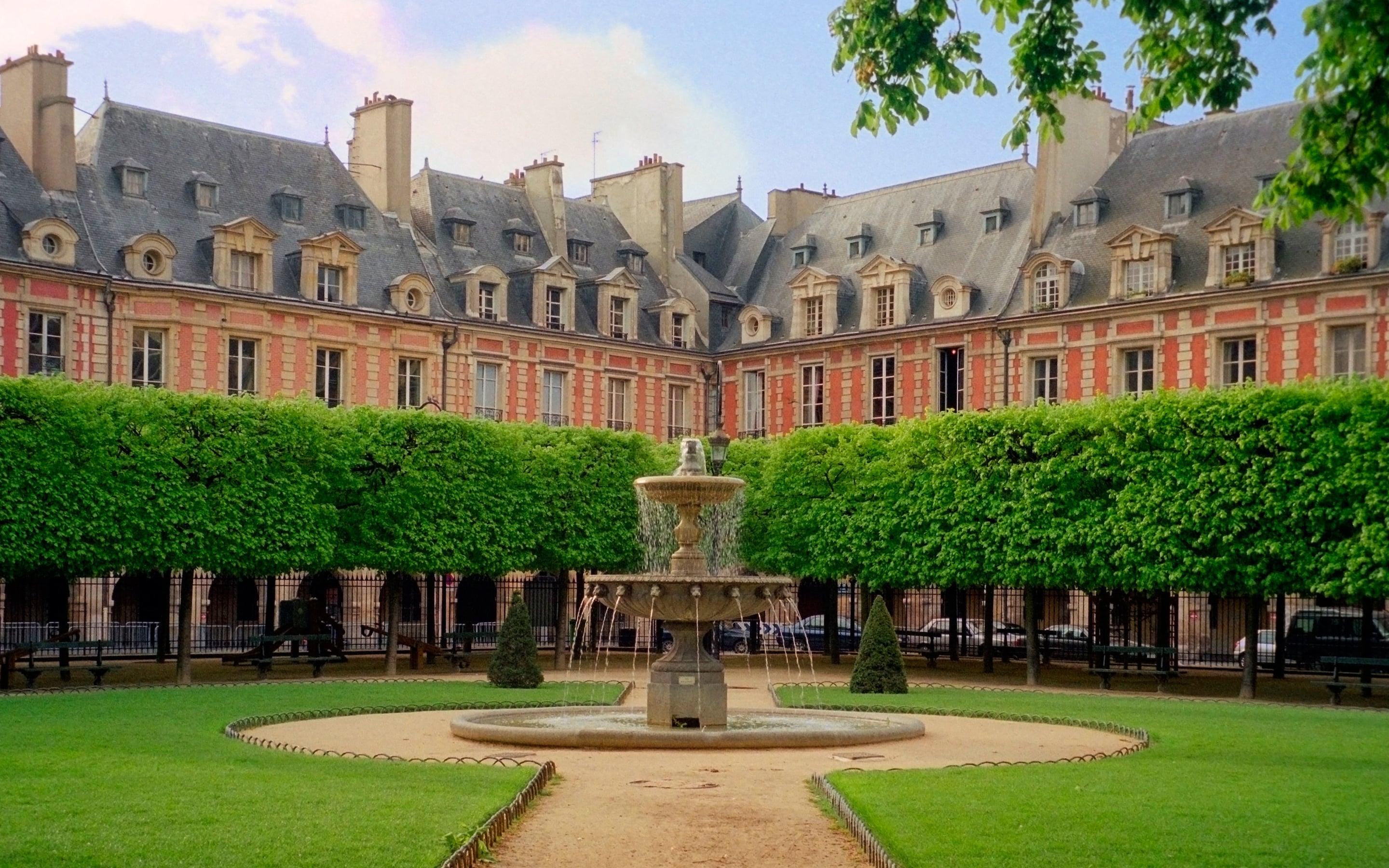 Place des Vosges, Paris