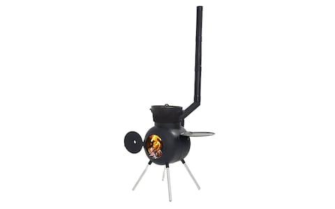 Ozpig Australian barbecue with four metal legs and chimney 